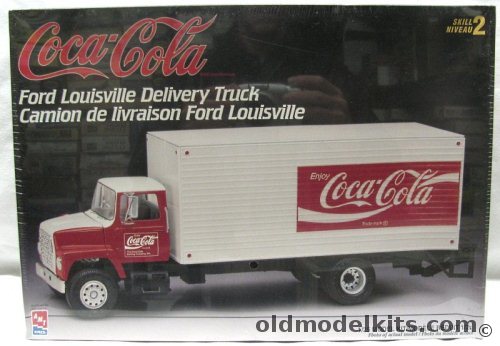 AMT 1/25 Ford LNT-8000 Louisville Short Hauler Coca-Cola Delivery Truck, 50825 plastic model kit